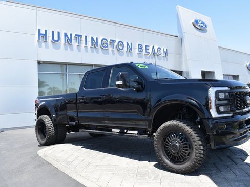 Used 2025 Ford F450 Lariat w/ FX4 Off-Road Package image 1