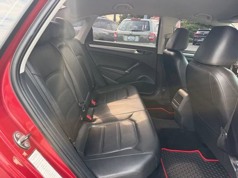 Used 2018 Volkswagen Passat 2.0T R-Line FWD image 26