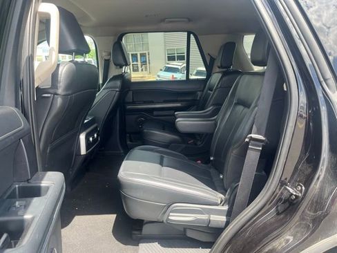 Used 2024 Ford Expedition XLT AWD/4WD image 9