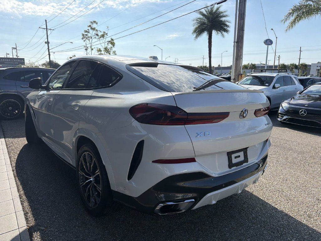 Used 2026 BMW X6 xDrive40i AWD/4WD image 5