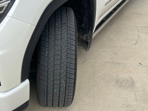 Used 2023 GMC Sierra 1500 Denali Ultimate AWD/4WD image 10