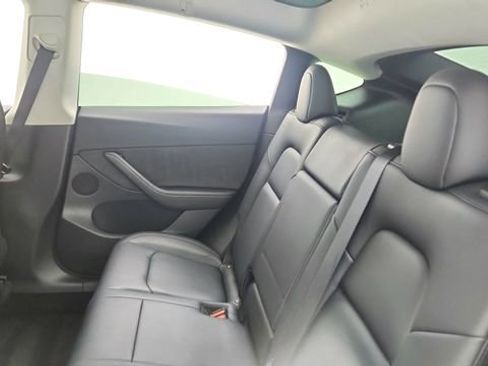 Used 2022 Tesla Model Y Performance image 29