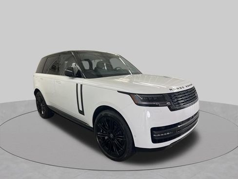 Used 2025 Land Rover Range Rover SE AWD/4WD image 3