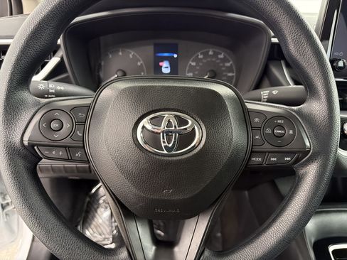 Used 2025 Toyota Corolla LE FWD image 15
