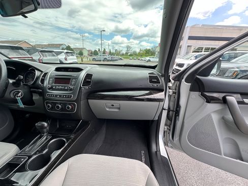 Used 2015 Kia Sorento LX AWD/4WD image 18