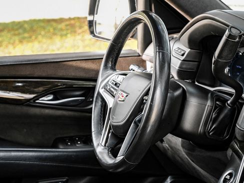 Used 2017 Cadillac Escalade Platinum image 13