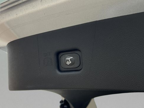 Used 2022 Lincoln Nautilus AWD image 28