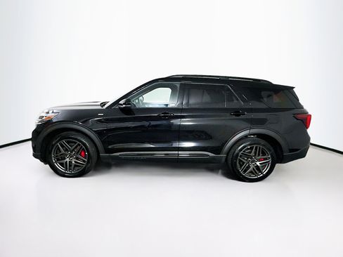 Used 2025 Ford Explorer ST-Line w/ ST-Line Street Pack AWD/4WD image 4