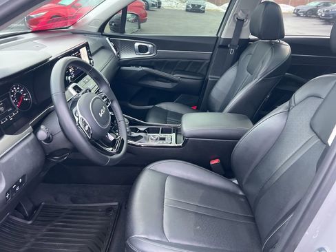 Certified 2022 Kia Sorento SX image 4