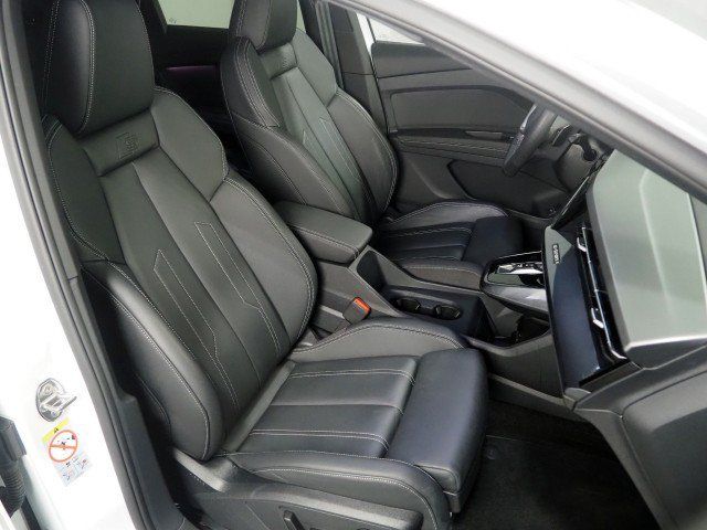 Used 2024 Audi Q4 e-tron quattro Prestige Sportback AWD/4WD image 2