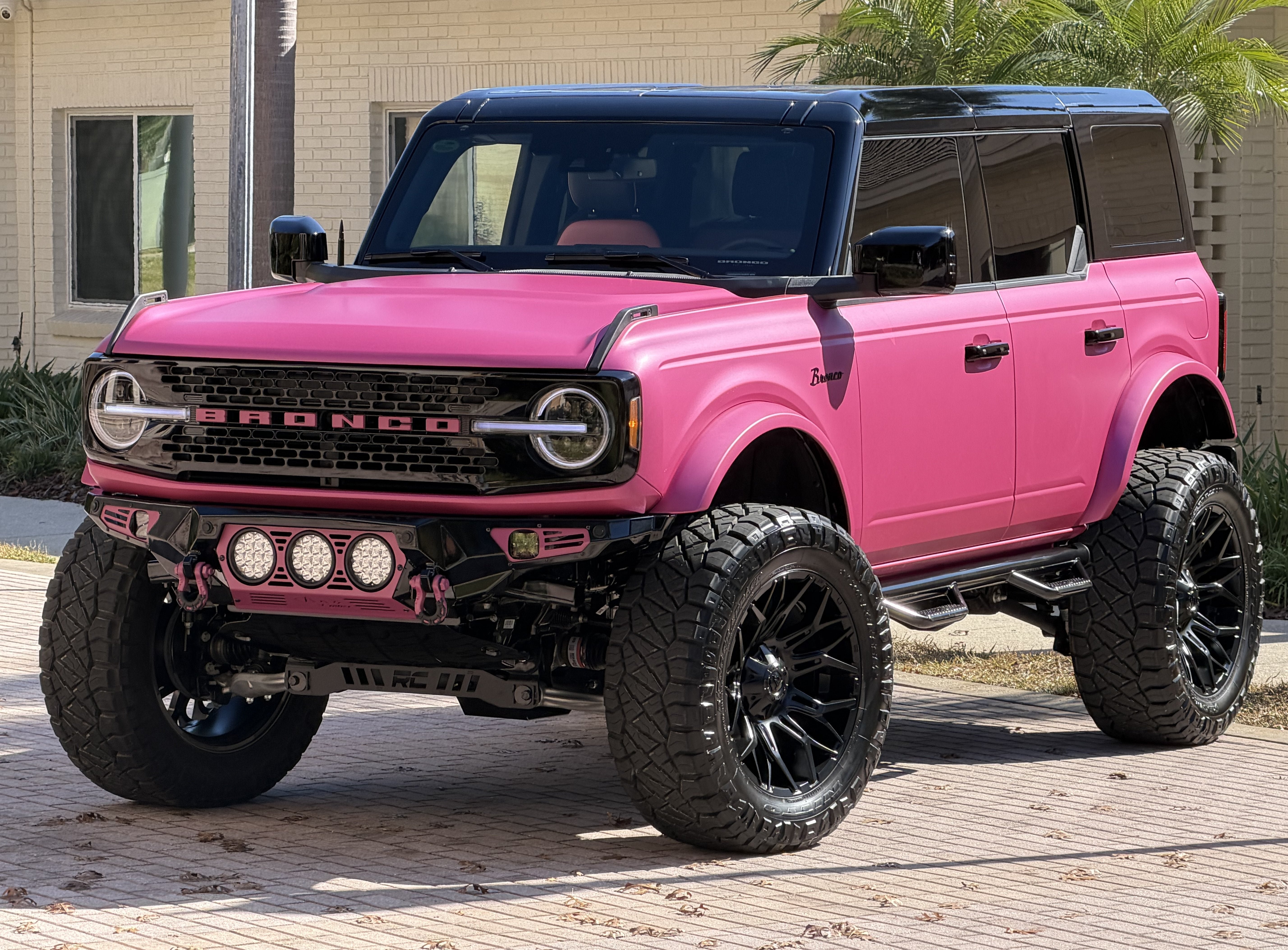 Used 2025 Ford Bronco Outer Banks AWD/4WD image 11