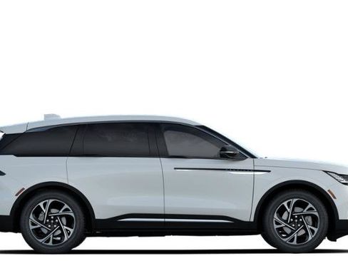 New 2026 Lincoln Nautilus Premier image 5