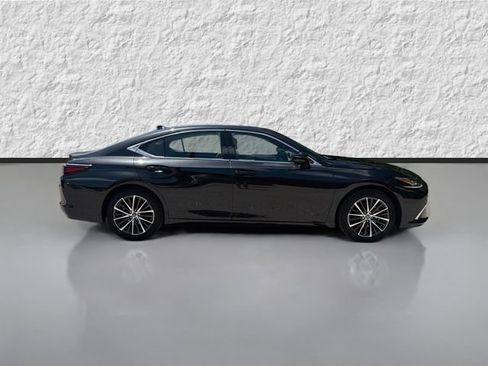 Used 2025 Lexus ES 350 w/ Premium Package FWD image 2