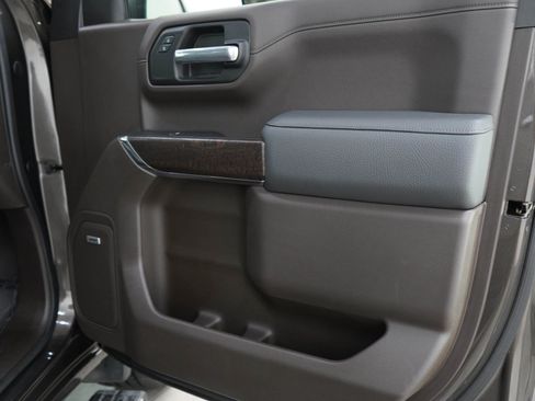 Used 2019 GMC Sierra 1500 Denali w/ Denali Ultimate Package AWD/4WD image 9
