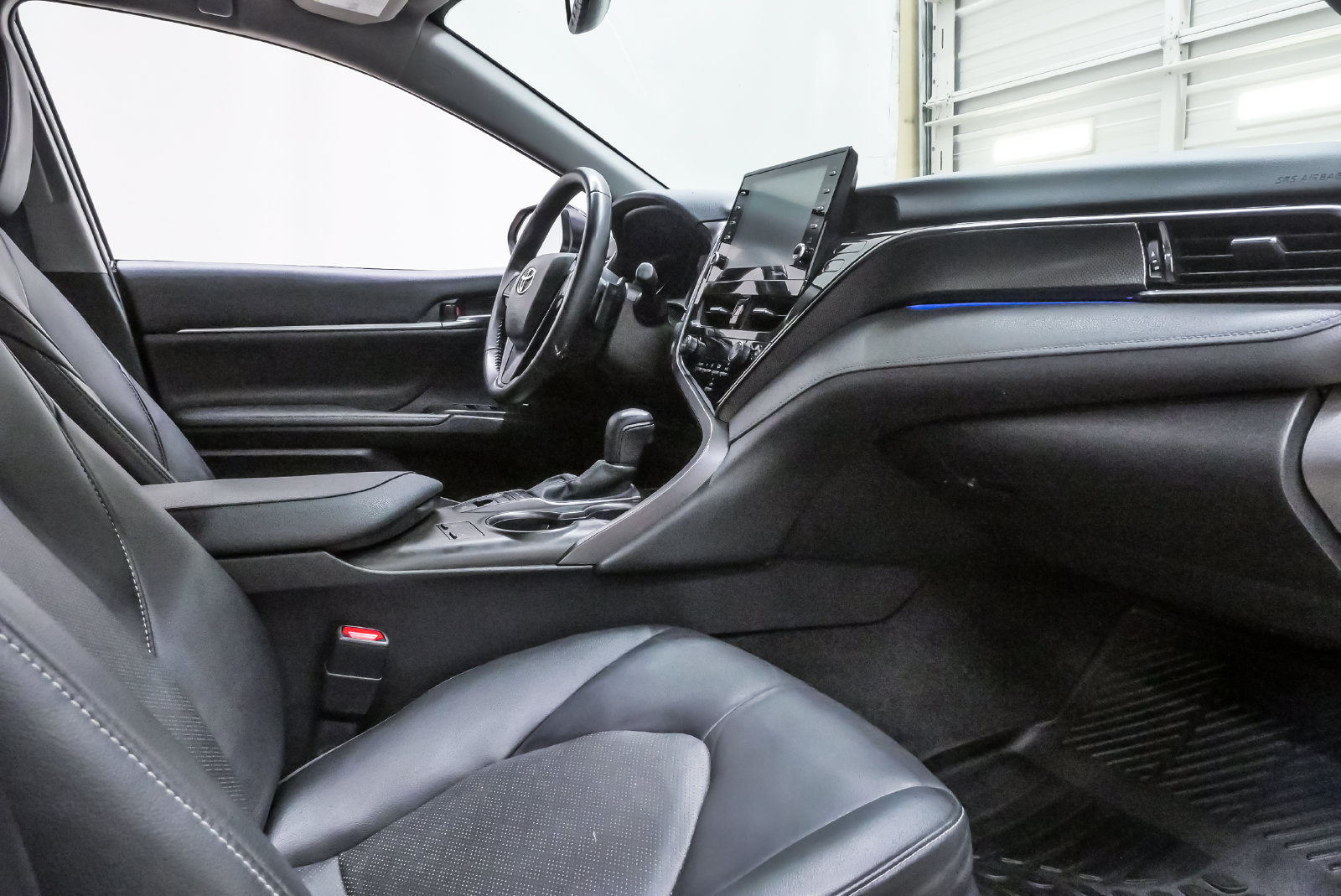 Used 2022 Toyota Camry XSE FWD image 12