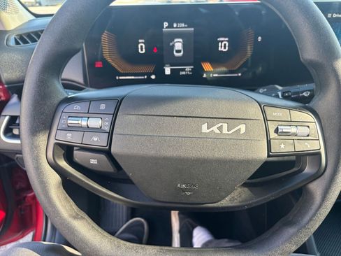 Used 2025 Kia K4 LXS FWD image 27