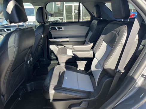 Used 2023 Ford Explorer XLT w/ Equipment Group 202A image 11