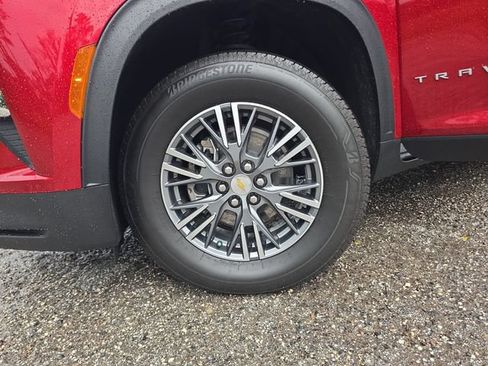 Used 2025 Chevrolet Traverse LT w/ LPO, Floor Liner Package FWD image 30