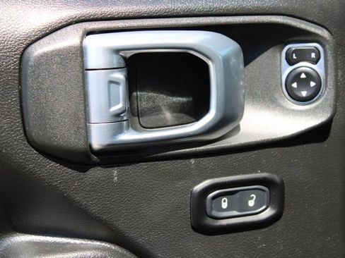 Used 2023 Jeep Wrangler Sport S image 11