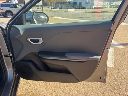 New 2025 Kia K4 LXS image 15