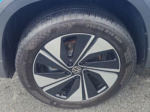 Certified 2024 Volkswagen Taos SE AWD/4WD image 5