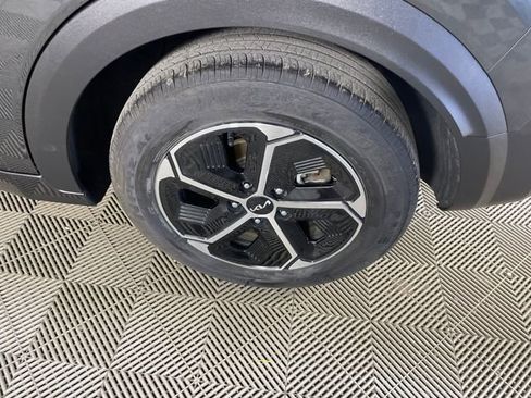 Certified 2024 Kia Niro EX FWD image 21
