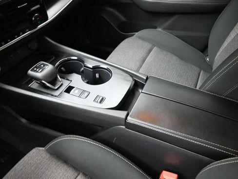 Used 2023 Nissan Rogue SV FWD image 29