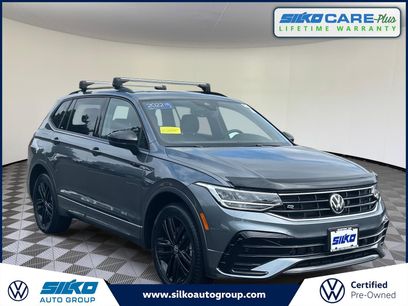 Certified 2022 Volkswagen Tiguan SE R-Line