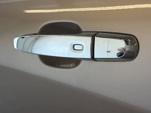 Used 2018 Chevrolet Equinox LT image 10