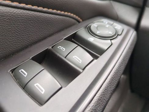 Used 2018 Chevrolet Traverse LT w/ LPO, Floor Liner Package AWD/4WD image 28