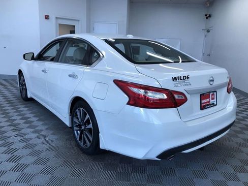 Used 2017 Nissan Altima 2.5 SV w/ Convenience Package FWD image 13