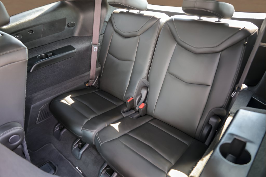 Certified 2025 Cadillac XT6 Premium Luxury FWD image 27