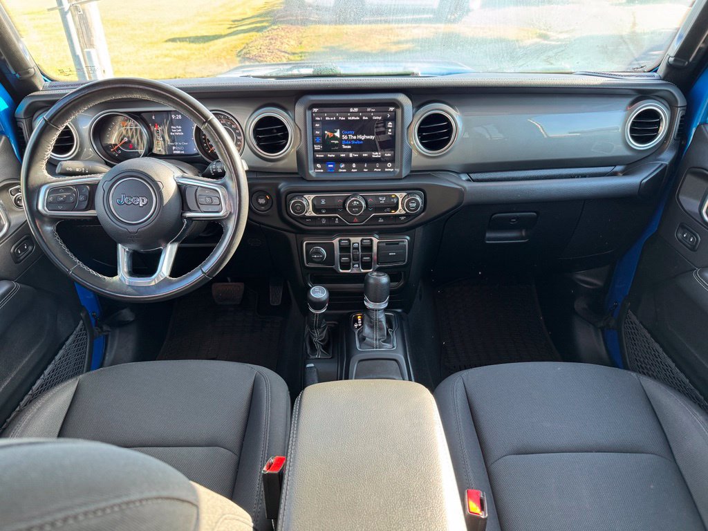 Used 2022 Jeep Wrangler Unlimited Sahara AWD/4WD image 17