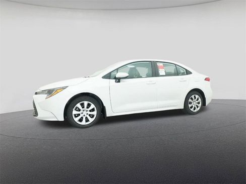 New 2026 Toyota Corolla LE image 18