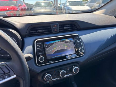 Used 2025 Nissan Versa SV FWD image 21
