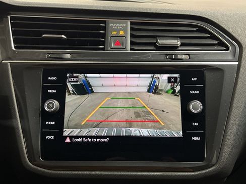 Used 2022 Volkswagen Tiguan SE image 25