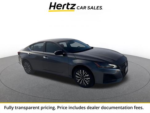 Used 2025 Nissan Altima 2.5 SV FWD image 1
