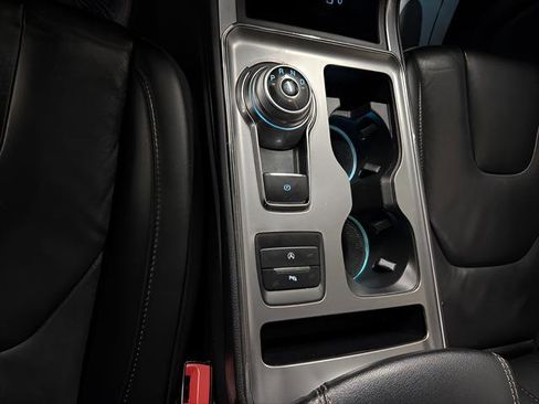 Used 2022 Ford Edge Titanium image 17