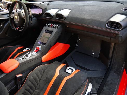 Used 2022 Lamborghini Huracan STO image 7