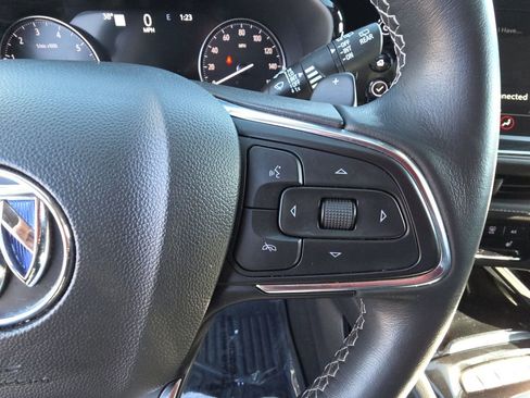 Used 2022 Buick Envision Essence w/ Technology Package II image 19