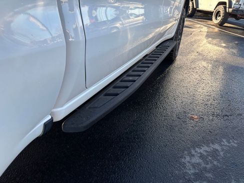 Used 2022 GMC Sierra 1500 AT4 w/ AT4 Premium Package image 16