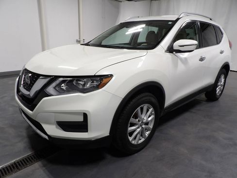 Used 2019 Nissan Rogue SV image 4
