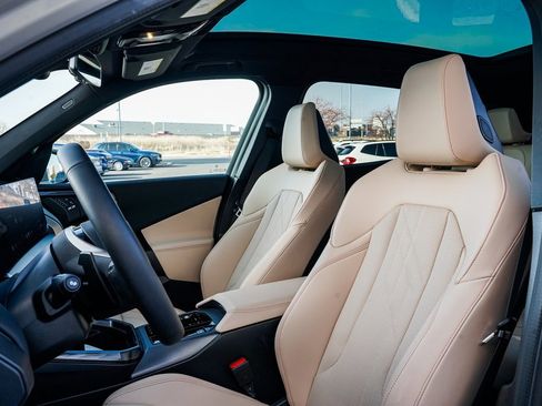 Used 2025 BMW X3 xDrive30i w/ Premium Package image 16