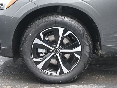 New 2026 Volvo XC60 B5 Core w/ Protection Package Premier image 24