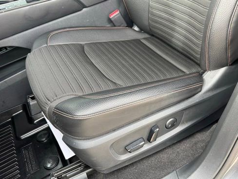 Used 2025 Nissan Pathfinder Rock Creek image 13