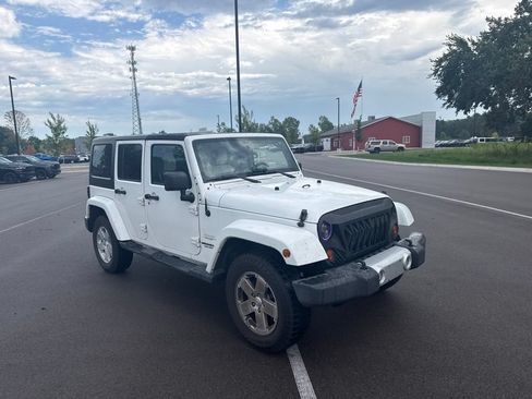 Used 2012 Jeep Wrangler Unlimited Sahara w/ Dual Top Group AWD/4WD image 3