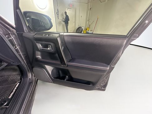 Used 2019 Toyota 4Runner TRD Off-Road Premium image 31