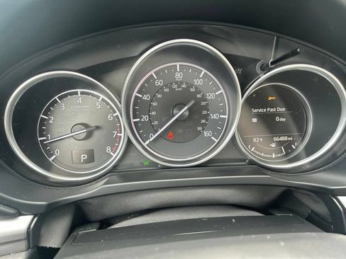 Used 2018 MAZDA CX-5 Touring w/ Preferred Equipment Package FWD image 18