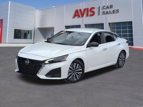 Used 2025 Nissan Altima 2.5 SV FWD image 1