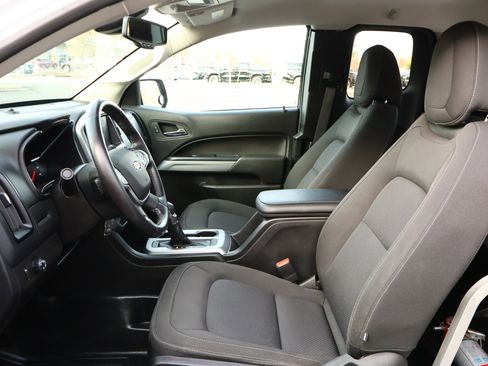 Used 2022 Chevrolet Colorado LT w/ Fleet Safety Package image 9